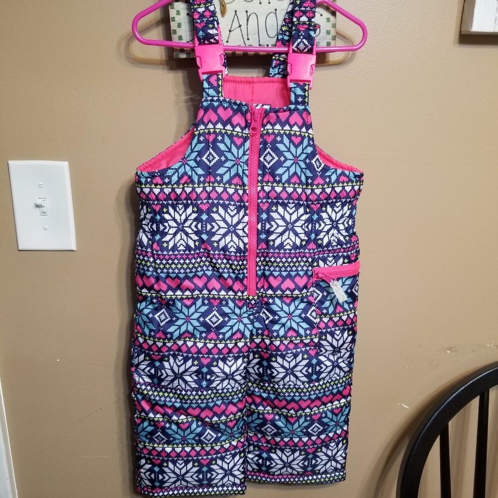 Toddler snowpants.